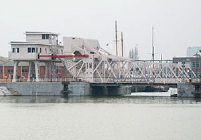 Mexicobrug in Antwerpen gerestaureerd - foto Aelterman